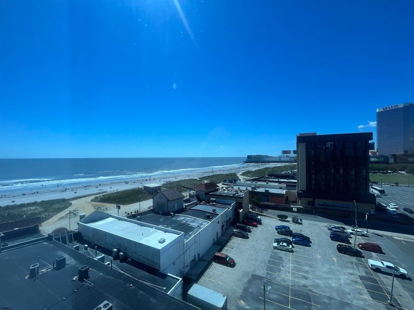 Enjoy direct ocean views from this spacious 1-bedroom, 1-bath - photo 7
