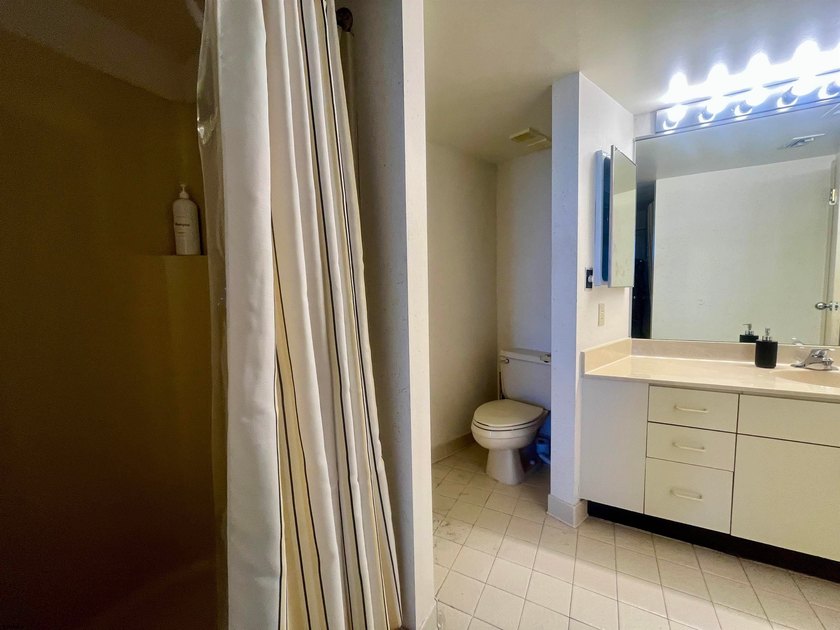 Enjoy direct ocean views from this spacious 1-bedroom, 1-bath - photo 8