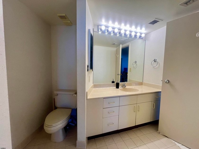 Enjoy direct ocean views from this spacious 1-bedroom, 1-bath - photo 9