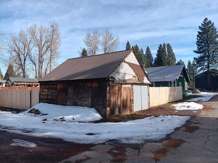 Spacious 1,444 square ft, three bedroom, 2 bath home with bonus - photo 3