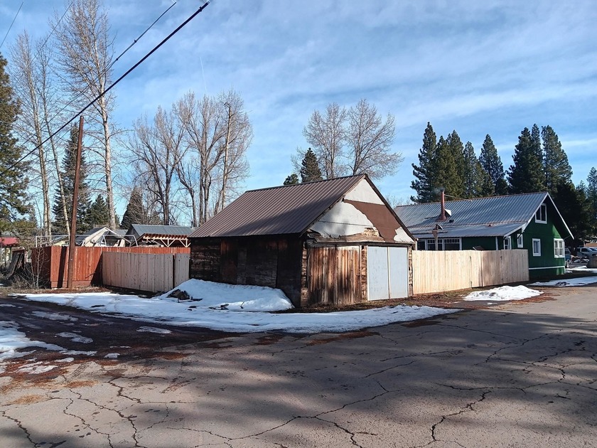 Spacious 1,444 square ft, three bedroom, 2 bath home with bonus - photo 4