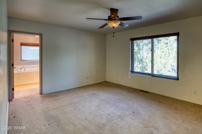 **NEW ROOF** Space, Privacy &amp; Versatility are key in this - photo 13