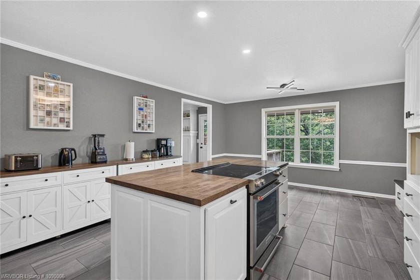 Welcome to this beautifully updated 4,438 sq ft home in the - photo 14