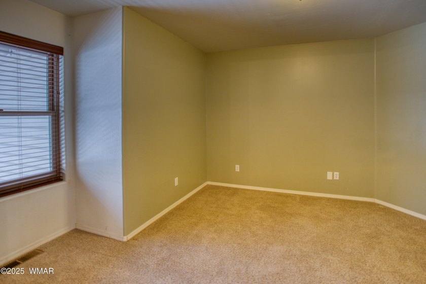 **NEW ROOF** Space, Privacy &amp; Versatility are key in this - photo 21