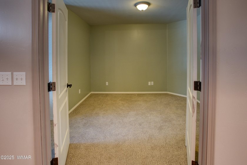 **NEW ROOF** Space, Privacy &amp; Versatility are key in this - photo 22