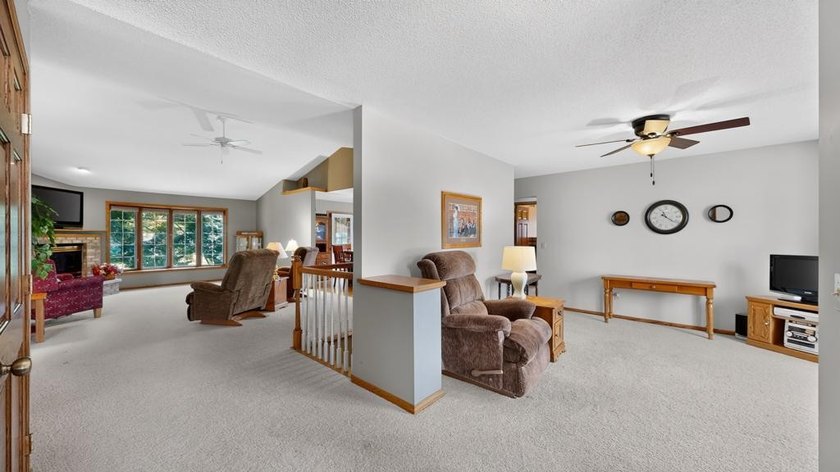 Welcome home to this beautifully maintained 3-bedroom home - photo 24