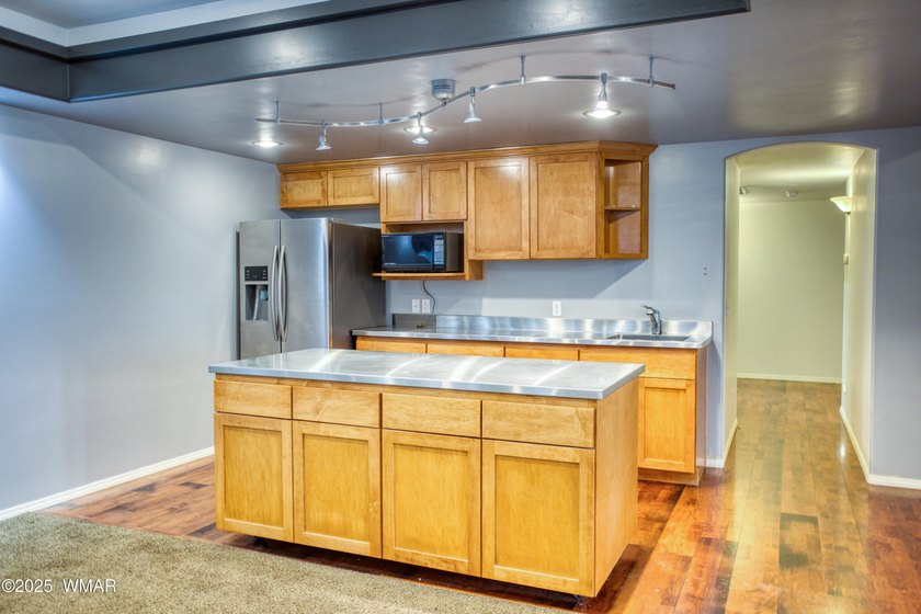 **NEW ROOF** Space, Privacy &amp; Versatility are key in this - photo 25