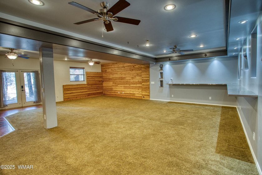 **NEW ROOF** Space, Privacy &amp; Versatility are key in this - photo 26