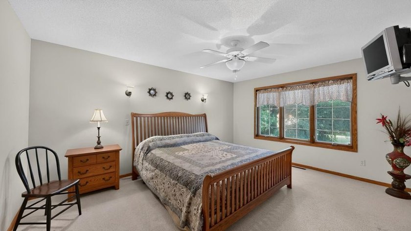 Welcome home to this beautifully maintained 3-bedroom home - photo 31