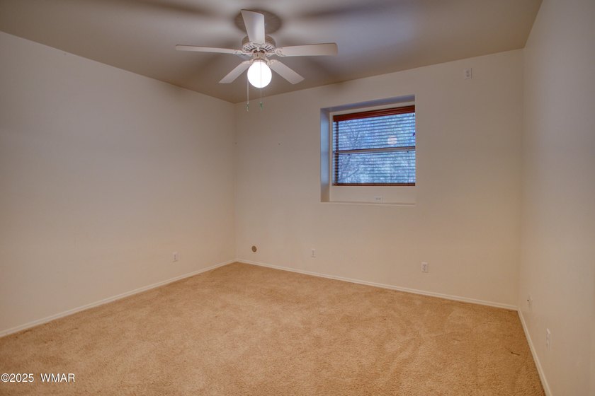 **NEW ROOF** Space, Privacy &amp; Versatility are key in this - photo 31