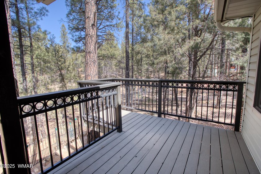 **NEW ROOF** Space, Privacy &amp; Versatility are key in this - photo 37