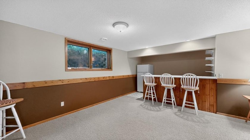 Welcome home to this beautifully maintained 3-bedroom home - photo 43