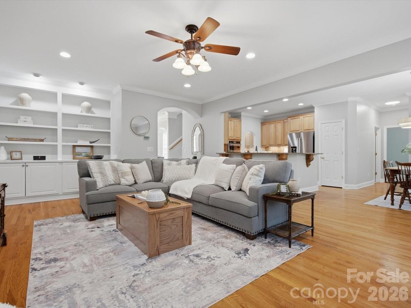 Welcome to this meticulously maintained home in Providence - photo 7
