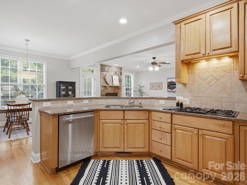 Welcome to this meticulously maintained home in Providence - photo 10