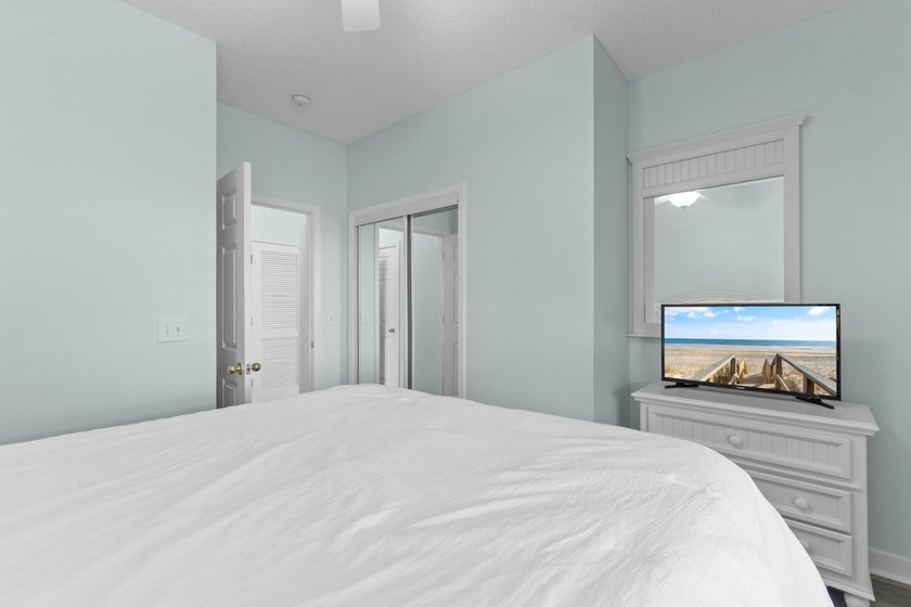 Perched on the top floor as a desirable end unit, this - photo 17