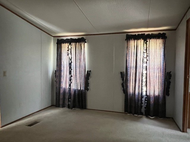 Quaint 3 bedroom/2 bath singlewide mobile home that sits on a 1 - photo 10