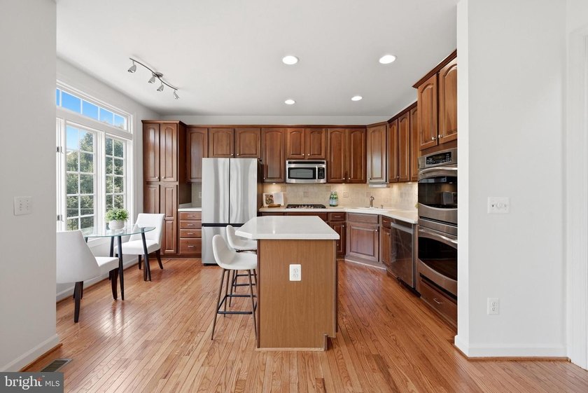 Prime End-Unit in the Prestigious Bear Creek Section of River - photo 16