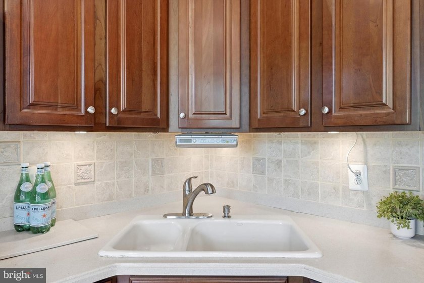 Prime End-Unit in the Prestigious Bear Creek Section of River - photo 19