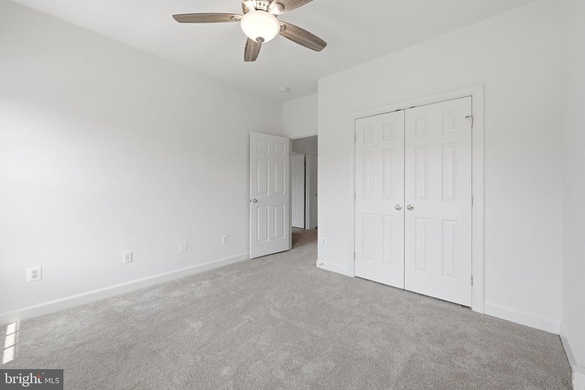 Prime End-Unit in the Prestigious Bear Creek Section of River - photo 26
