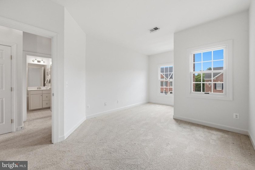 Prime End-Unit in the Prestigious Bear Creek Section of River - photo 27
