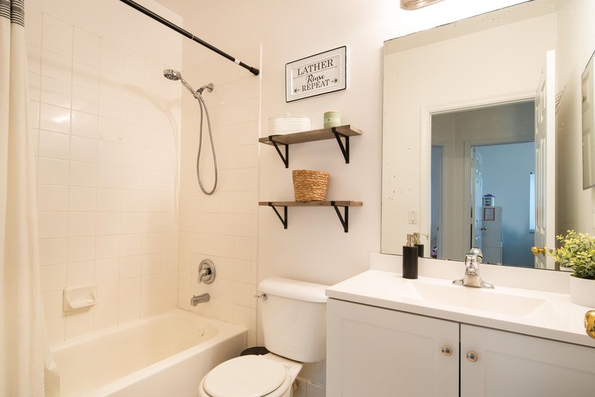 DON'T DELAY, BUY TODAY! This upgraded 4-bedroom, 2.5-bathroom - photo 30