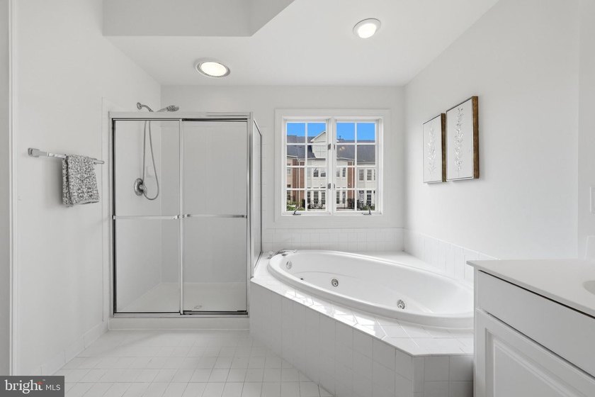 Prime End-Unit in the Prestigious Bear Creek Section of River - photo 32