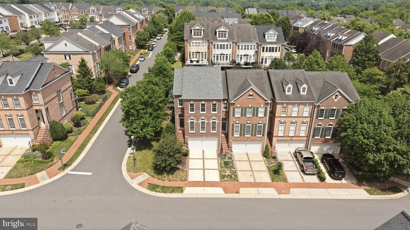 Prime End-Unit in the Prestigious Bear Creek Section of River - photo 48