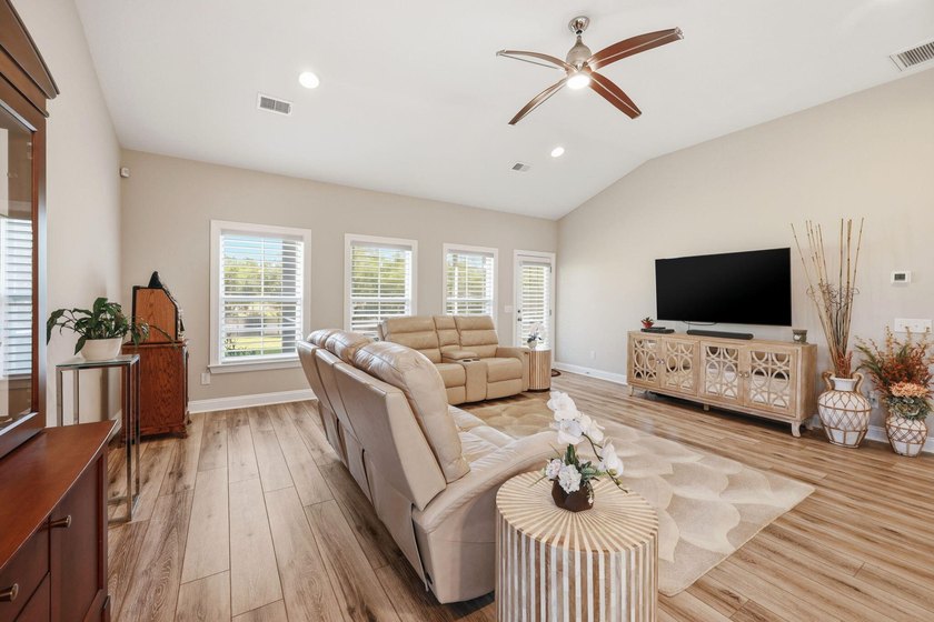 Nestled on a picturesque cul-de-sac, this exceptional, freshly - photo 13