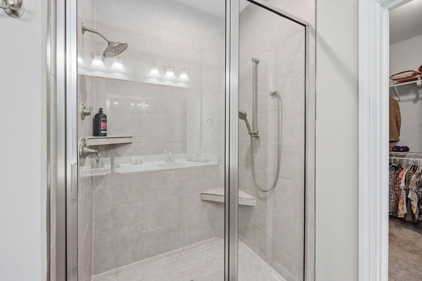 Nestled on a picturesque cul-de-sac, this exceptional, freshly - photo 20