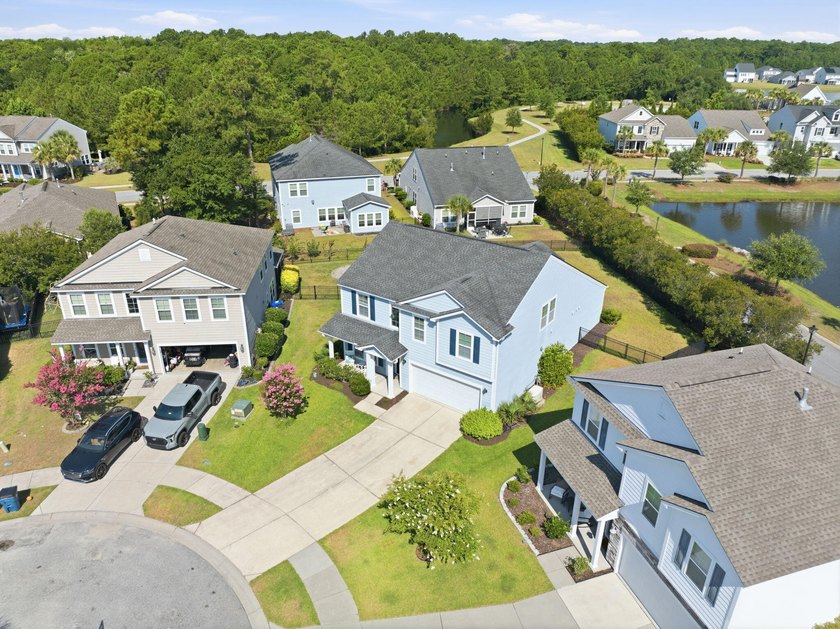 Nestled on a picturesque cul-de-sac, this exceptional, freshly - photo 44