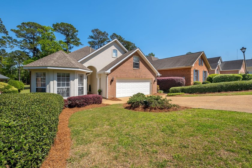 Golden Eagle fairway home - 3BR/3BA + den, pool, and views of - photo 2