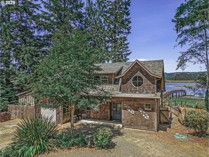 Welcome to your coastal paradise where rustic charm meets serene - photo 8
