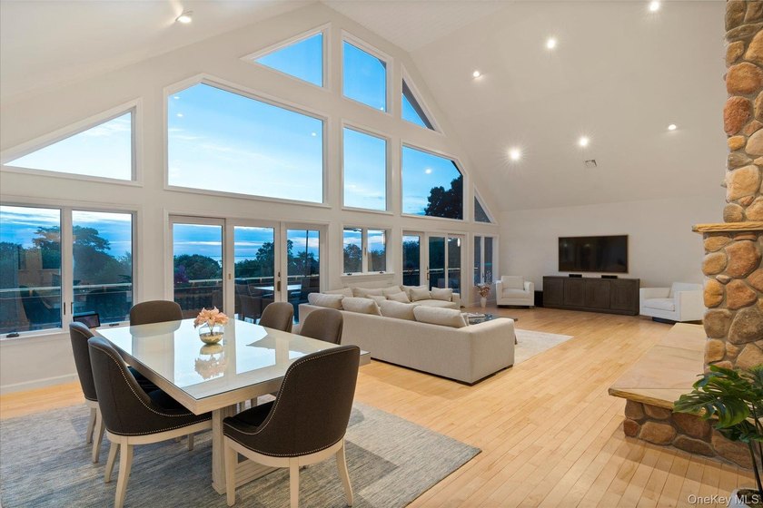 Enjoy Sunsets Galore from This Private Retreat with an Expansive - photo 2