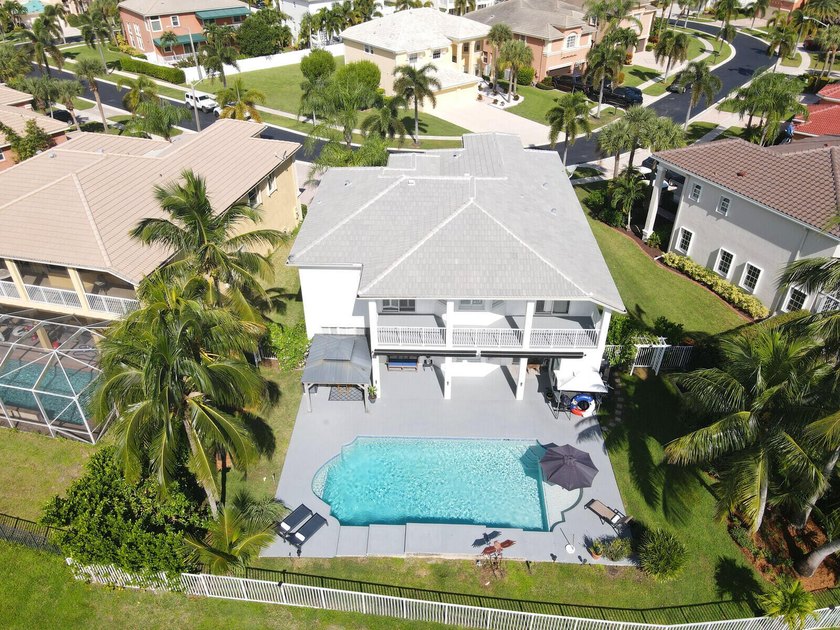 Searching for a home that truly impresses? Your search ends - photo 3