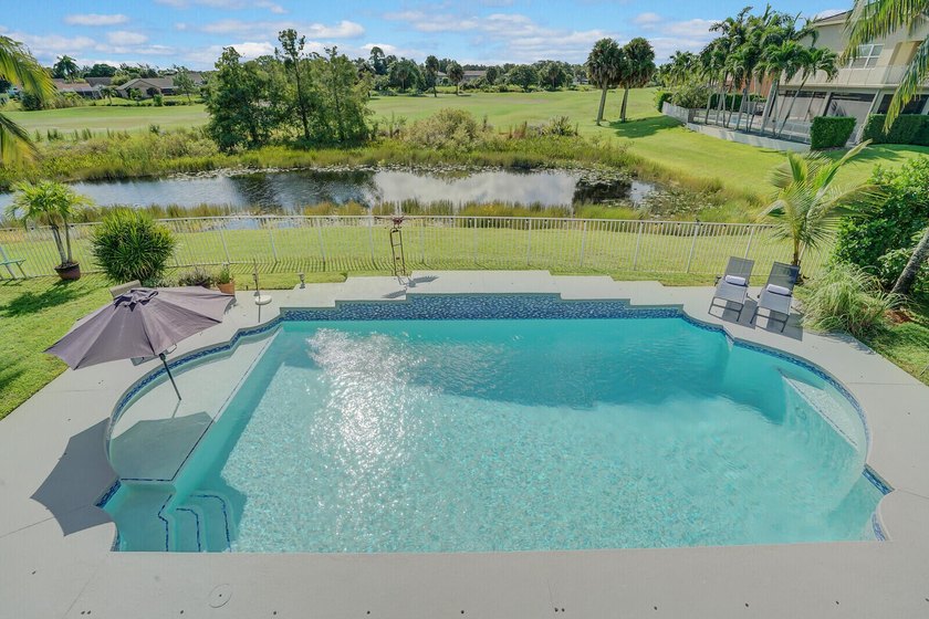 Searching for a home that truly impresses? Your search ends - photo 5