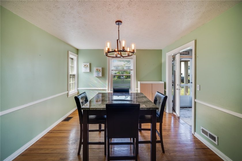 Welcome to 45 Oneta Road! Nestled on a charming neighborhood - photo 3