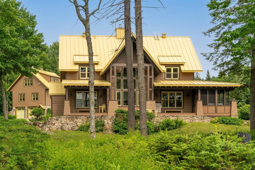 An exceptional address in the heart of the Laurentians. Spanning - photo 12