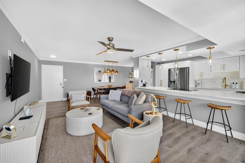 Panoramic unobstructed ocean views from every room. Beautifully - photo 20