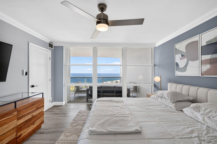Panoramic unobstructed ocean views from every room. Beautifully - photo 22