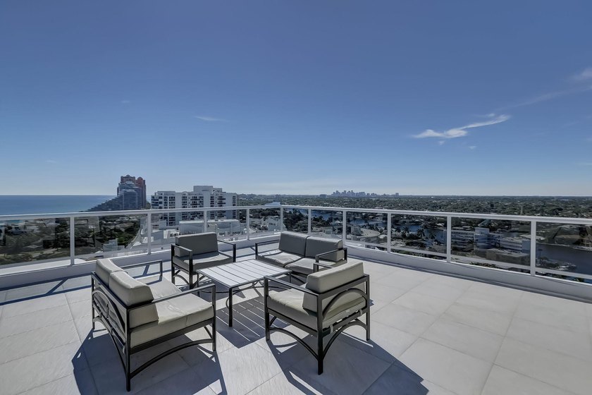 Panoramic unobstructed ocean views from every room. Beautifully - photo 42