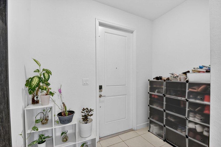 Experience modern luxury in the heart of Lake Worth! Built in - photo 5