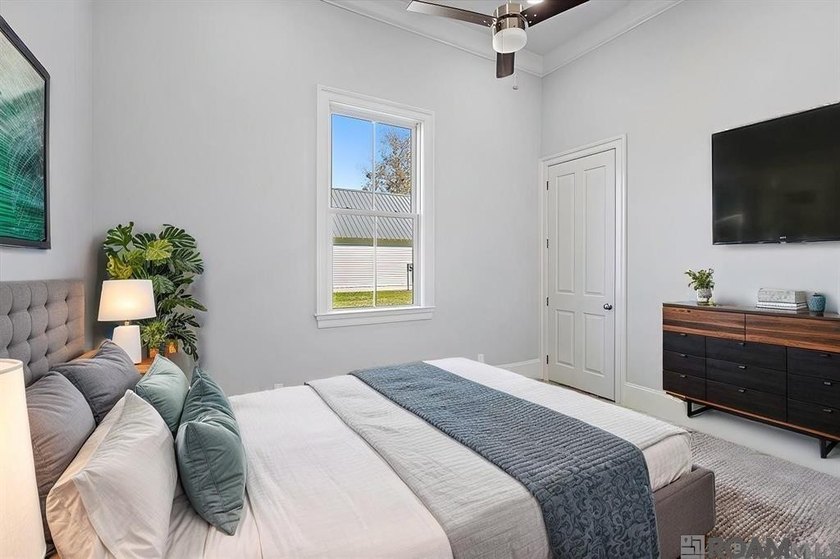 LOOKING FOR PEACE AND QUIET!!! BEAUTIFUL HOME IN POPULAR POINT - photo 12