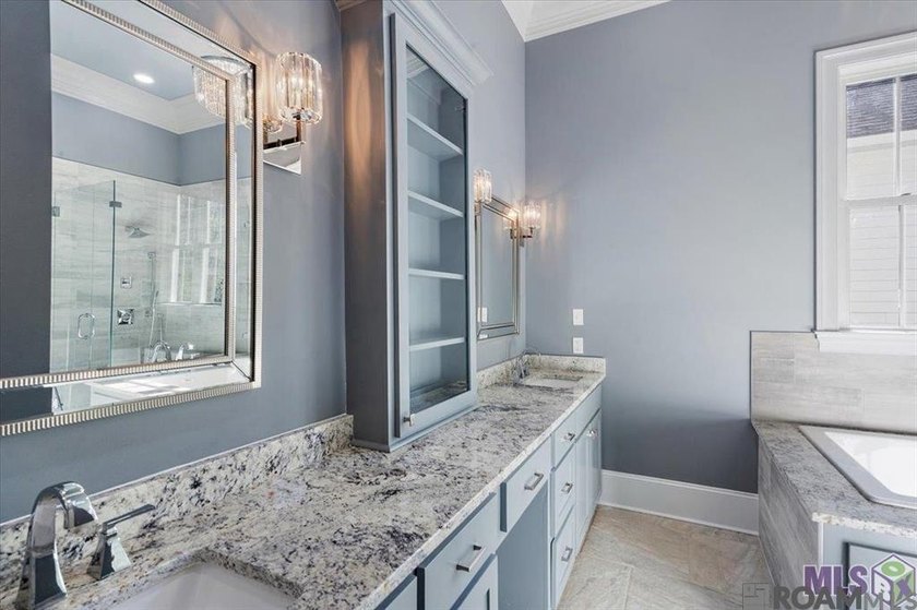 LOOKING FOR PEACE AND QUIET!!! BEAUTIFUL HOME IN POPULAR POINT - photo 22