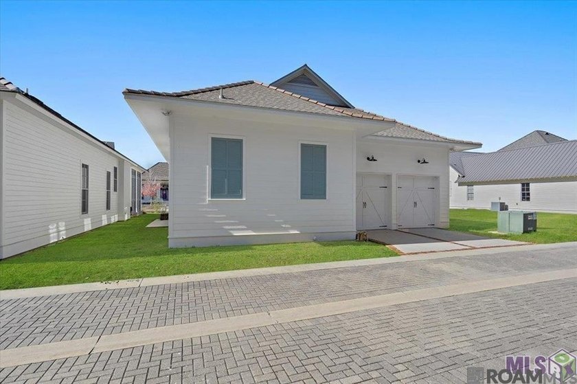 LOOKING FOR PEACE AND QUIET!!! BEAUTIFUL HOME IN POPULAR POINT - photo 27