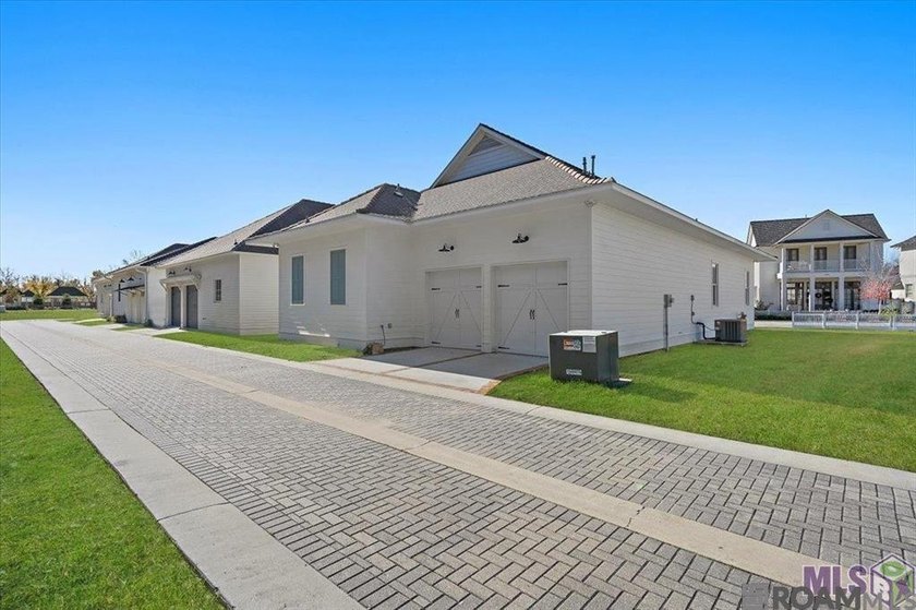 LOOKING FOR PEACE AND QUIET!!! BEAUTIFUL HOME IN POPULAR POINT - photo 28