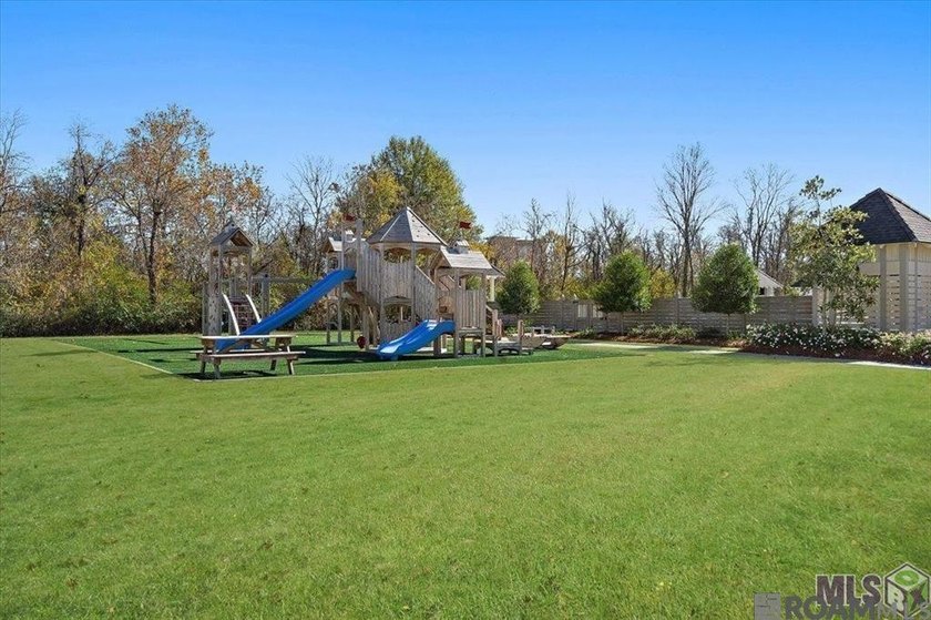 LOOKING FOR PEACE AND QUIET!!! BEAUTIFUL HOME IN POPULAR POINT - photo 32