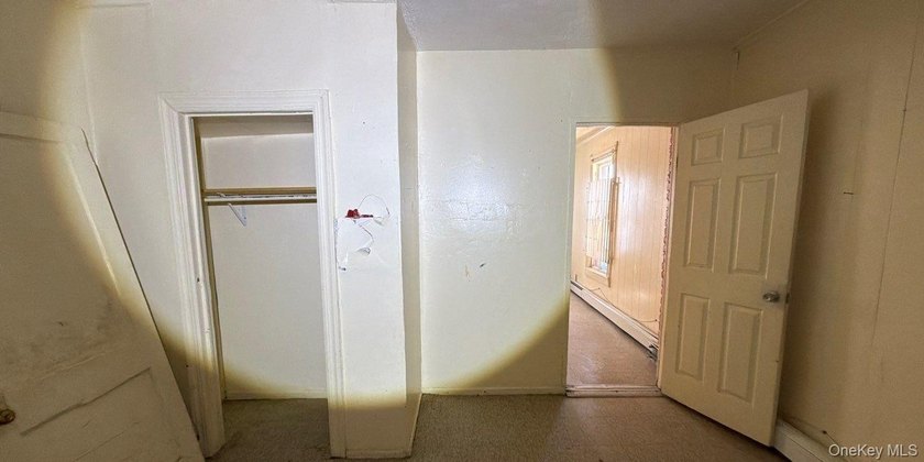 Free-standing 2-unit dwelling on an oversized parcel with - photo 4