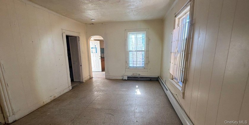 Free-standing 2-unit dwelling on an oversized parcel with - photo 5