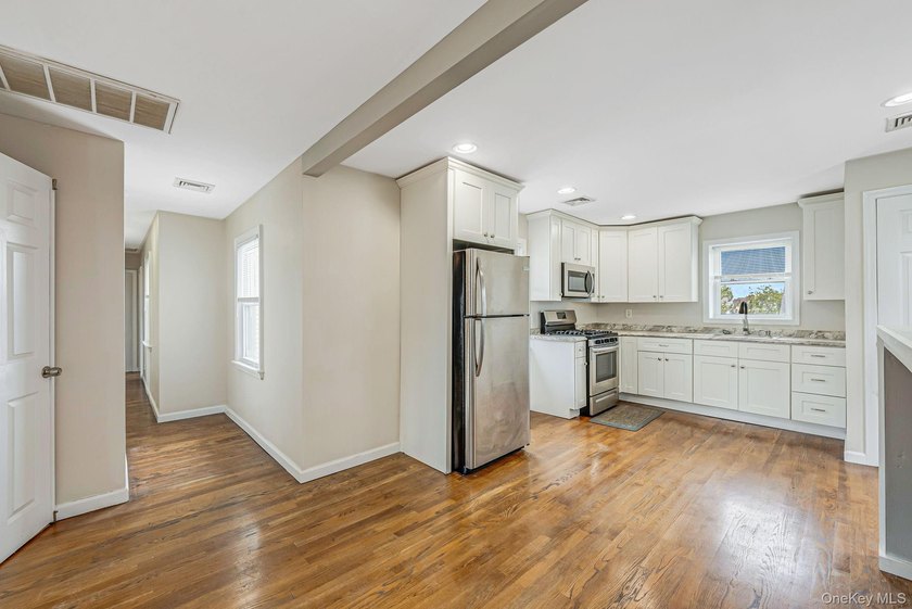 Move right into this beautifully updated home in the heart of - photo 9