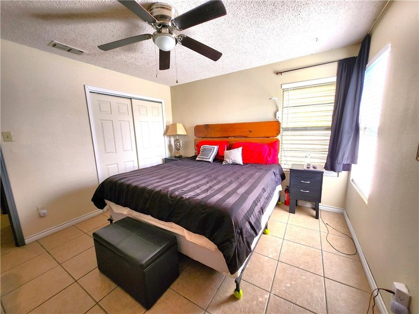 Step into this beautiful updated 2-bedroom, 1-bath home that - photo 15
